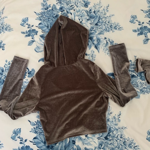 Two-piece velour set - Picture 4 of 8